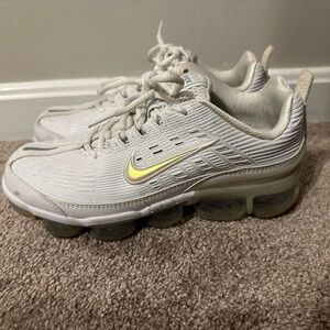 Nike Vapor Max 360 Sneakers